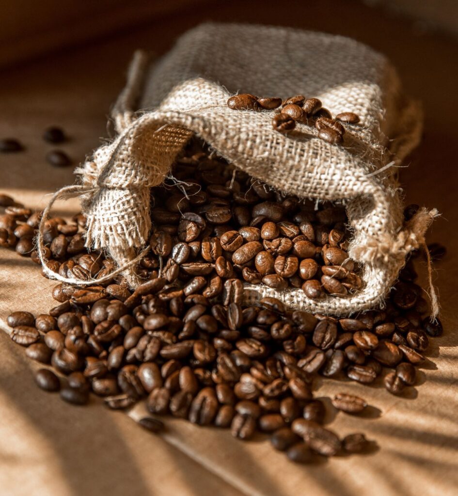 Comparing Caffeine Levels: Earl Grey Tea vs Coffee